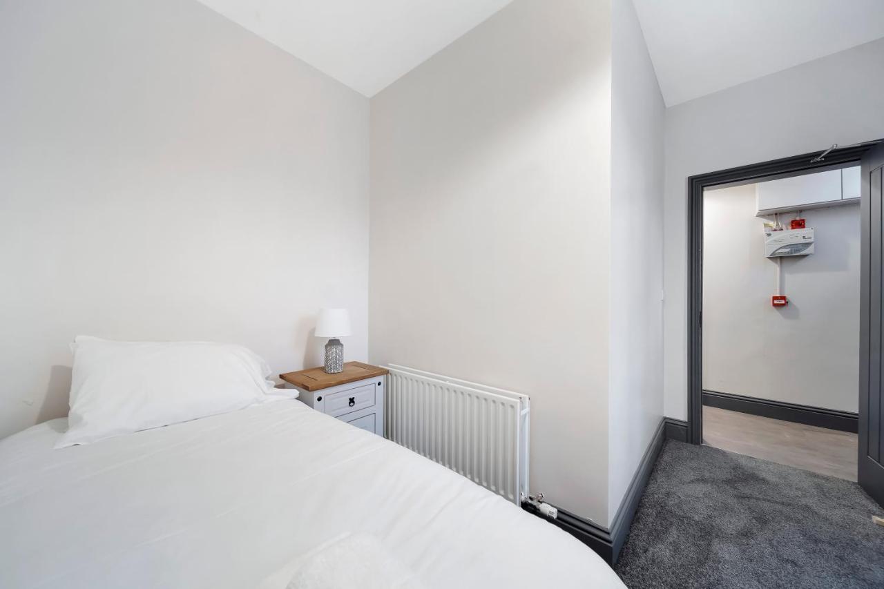 Magee Town House 'Sleeping 8 Guests' Villa Londonderry Exterior photo