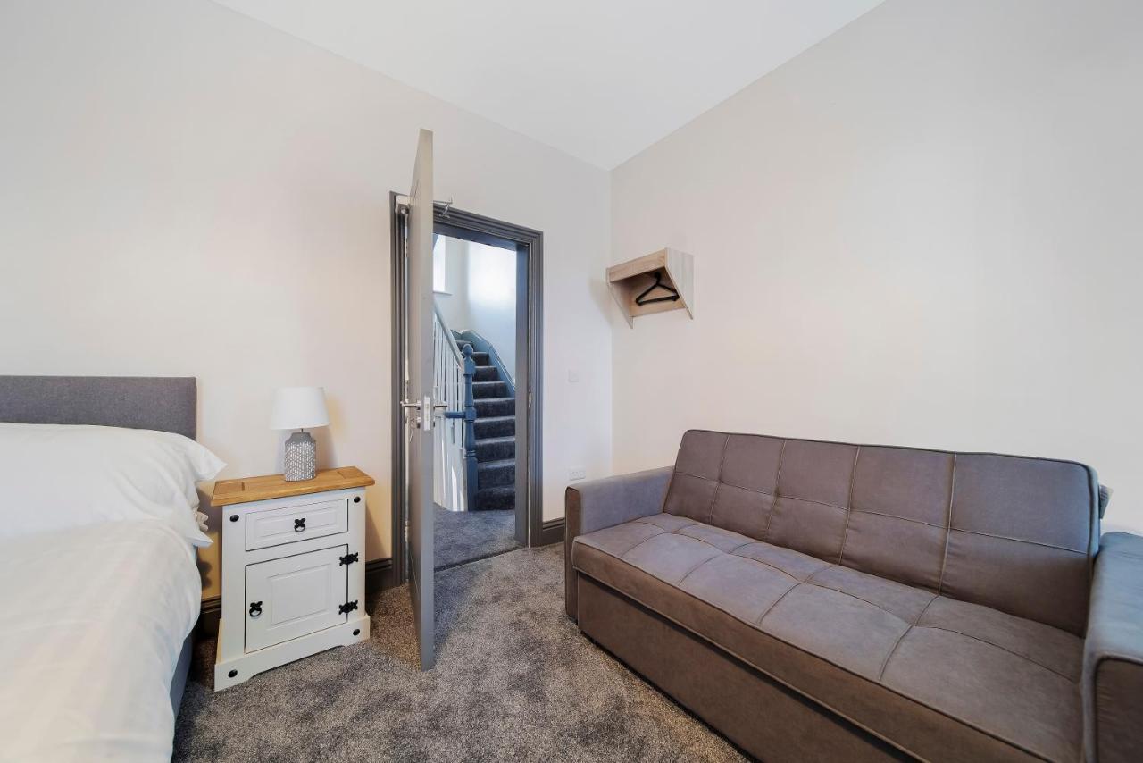 Magee Town House 'Sleeping 8 Guests' Villa Londonderry Exterior photo