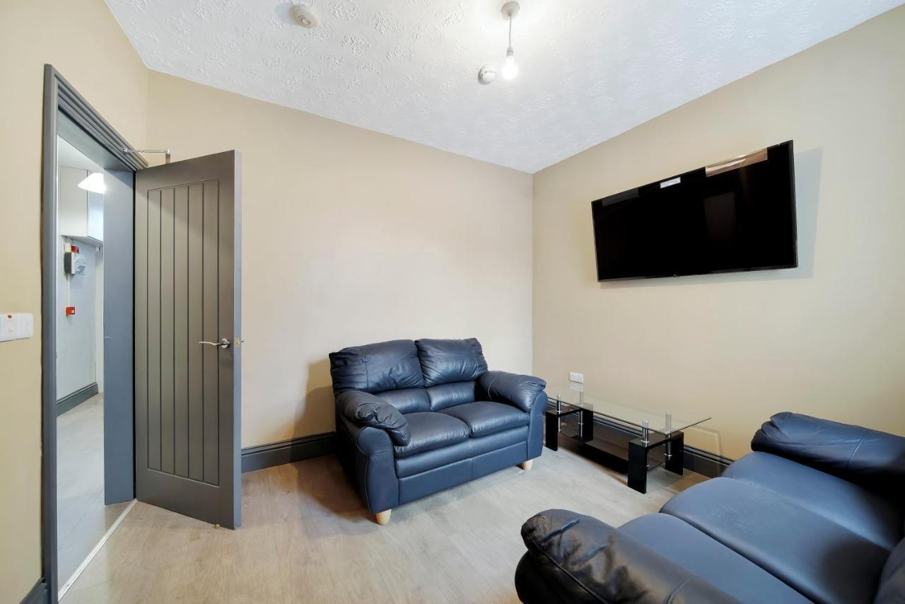 Magee Town House 'Sleeping 8 Guests' Villa Londonderry Exterior photo